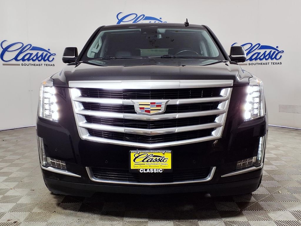 Used 2020 Cadillac Escalade Premium Luxury RWD image 3
