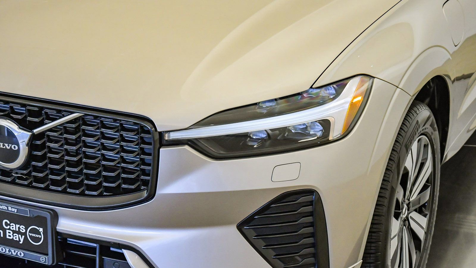 Certified 2025 Volvo XC60 T8 Core w/ Protection Package Premier image 8