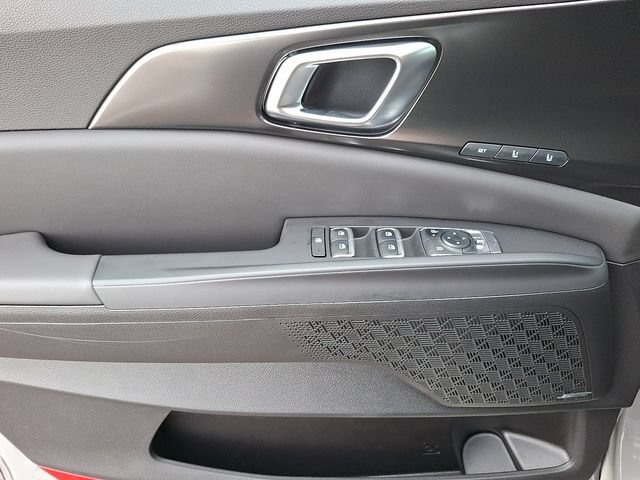 New 2025 Kia Carnival SX Prestige FWD image 8