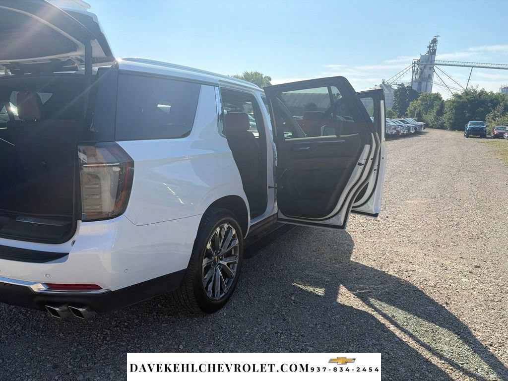Used 2025 Chevrolet Tahoe High Country AWD/4WD image 36