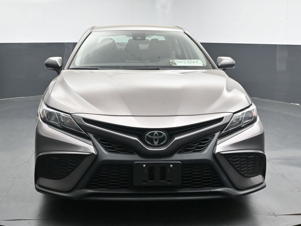 Used 2024 Toyota Camry SE FWD image 3