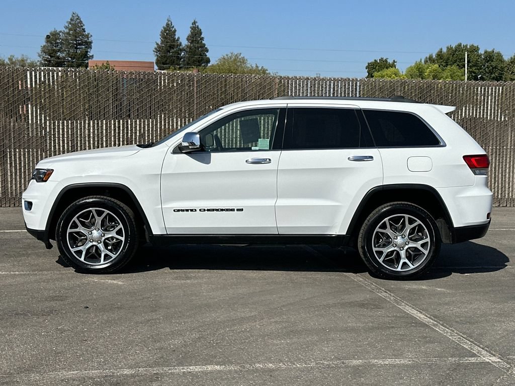 Used 2022 Jeep Grand Cherokee Limited w/ Tech Group AWD/4WD image 6