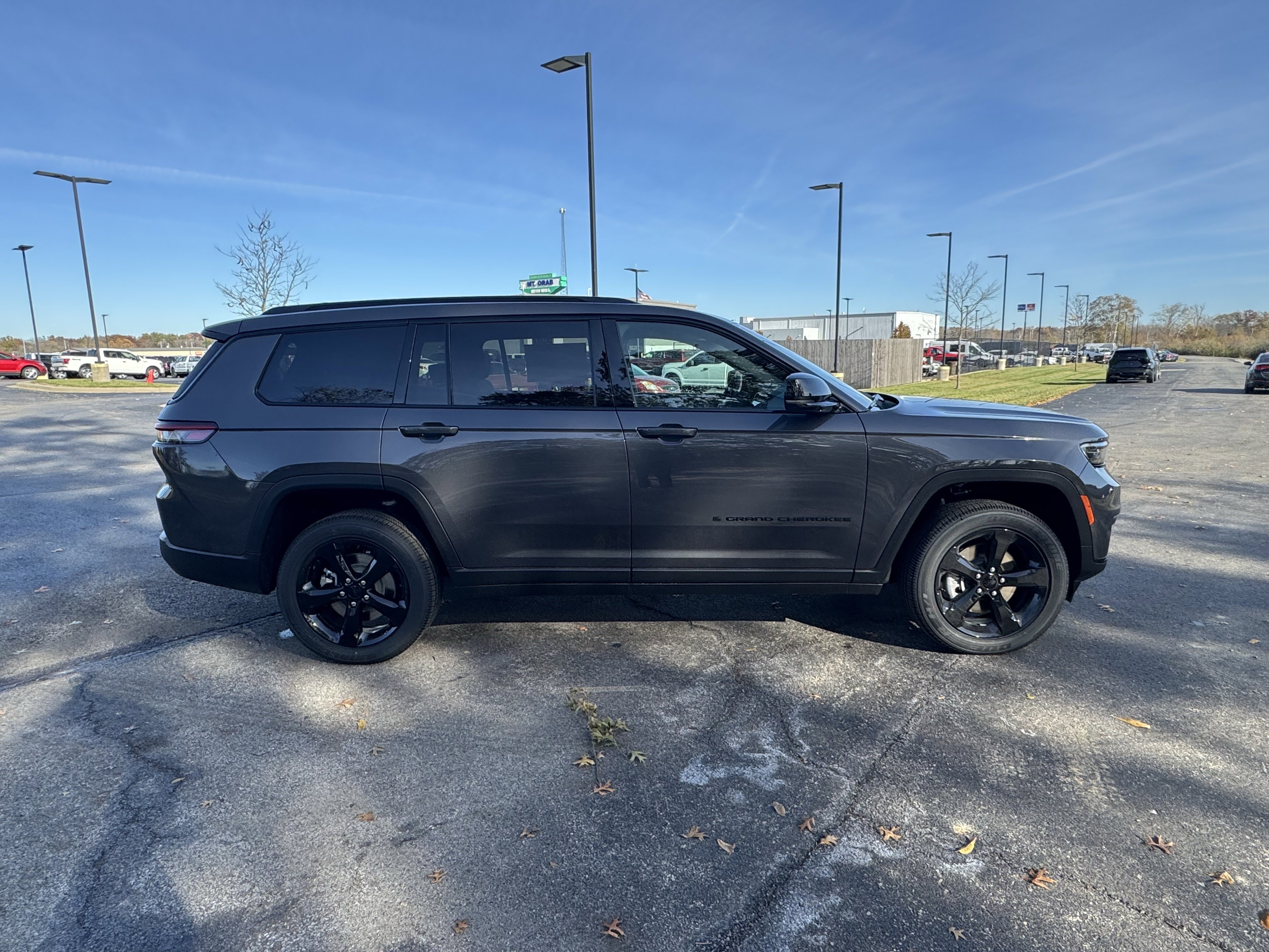 New 2025 Jeep Grand Cherokee L Altitude image 6