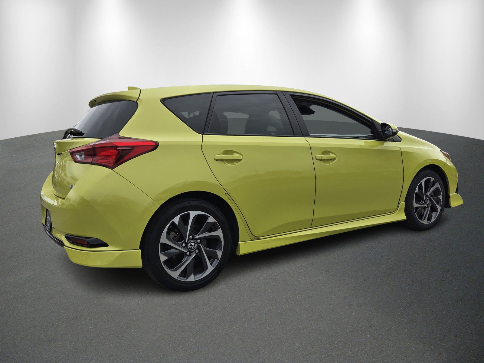 Used 2018 Toyota Corolla iM image 7