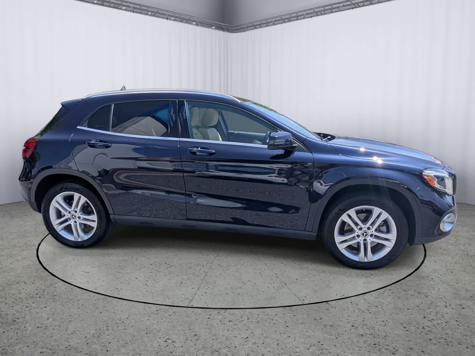Used 2019 Mercedes-Benz GLA 250 4MATIC image 2