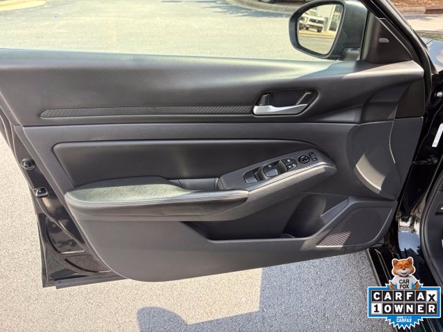 Used 2025 Nissan Altima 2.5 SV FWD image 28
