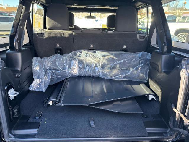 Used 2018 Jeep Wrangler Unlimited Sahara w/ Dual Top Group image 9