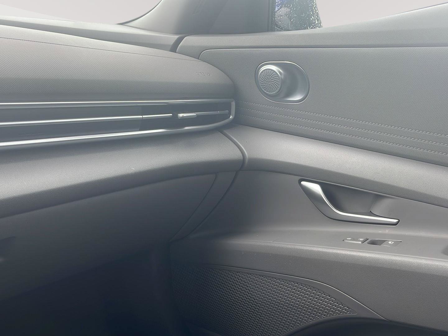 Certified 2023 Hyundai Elantra SEL FWD image 30