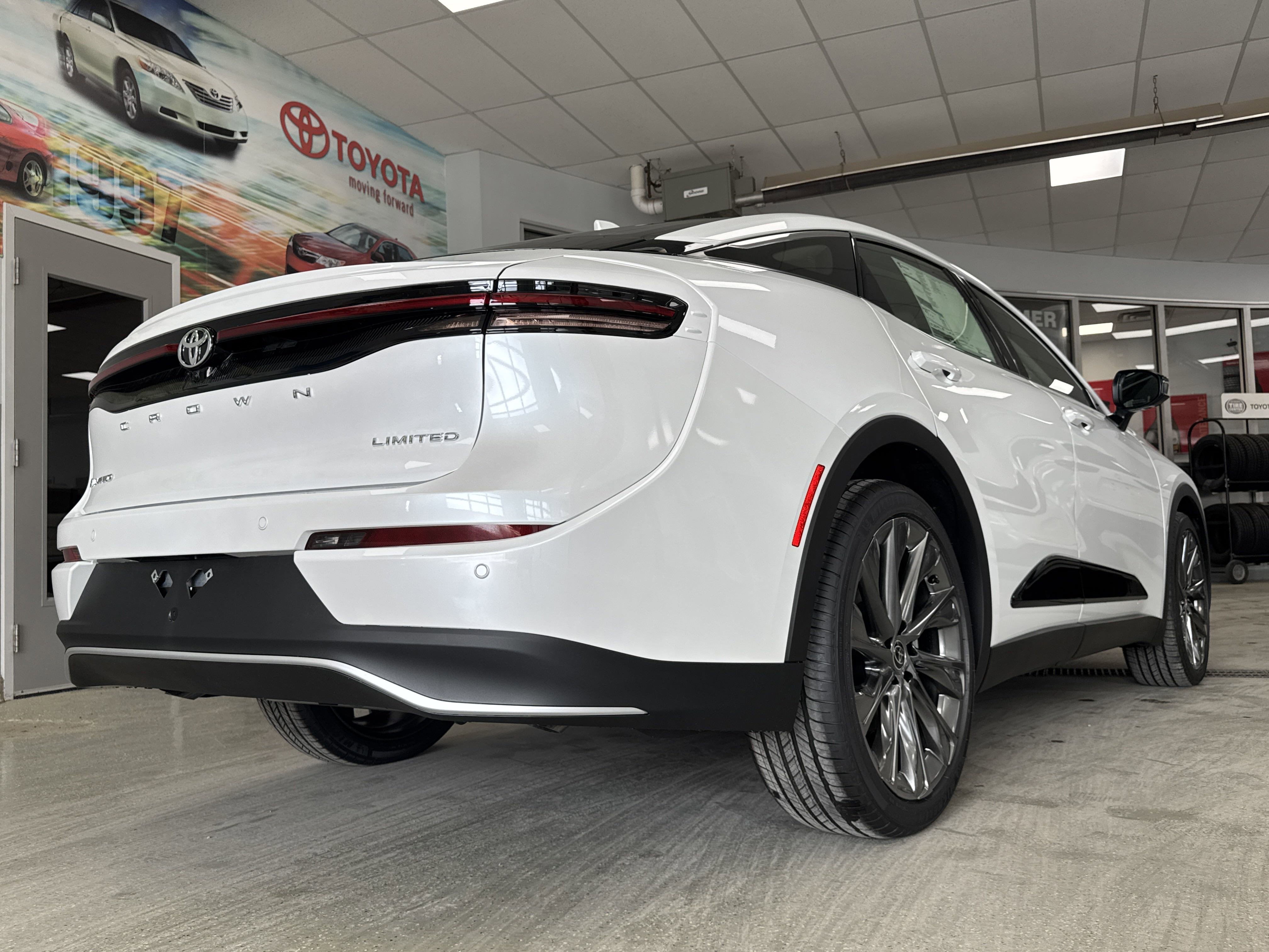 New 2026 Toyota Crown Limited w/ Advanced Technology Package image 3