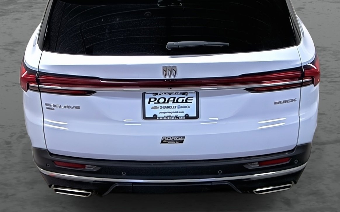 Used 2025 Buick Enclave Preferred AWD/4WD image 11