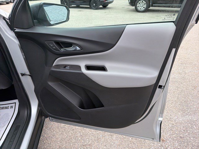 Used 2018 Chevrolet Equinox LS image 17