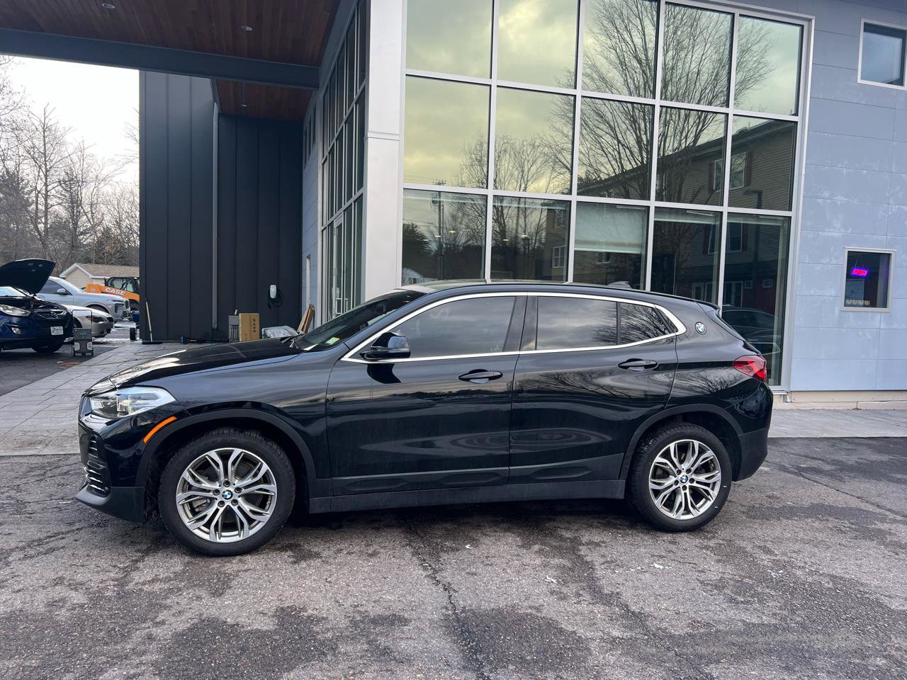 Used 2022 BMW X2 xDrive28i w/ Premium Package image 2