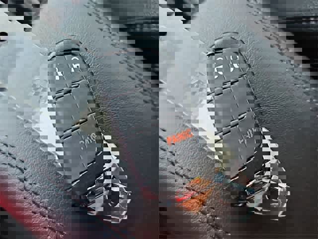 Used 2025 Jeep Compass Latitude image 33