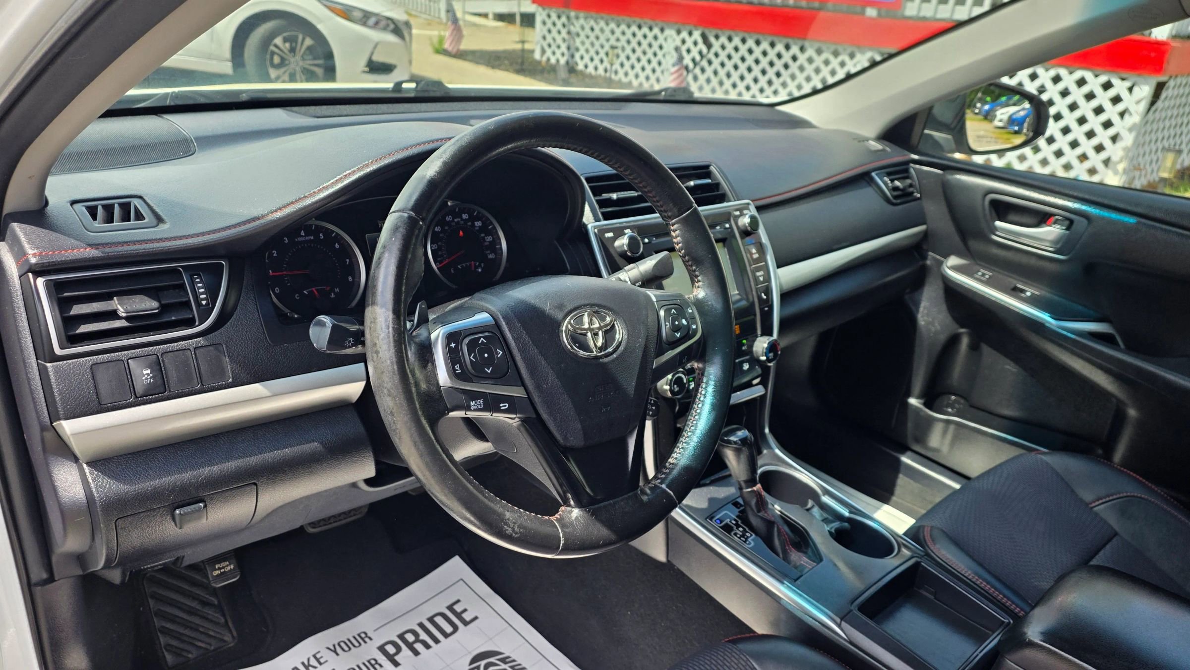 Used 2016 Toyota Camry SE FWD image 12