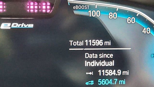 Used 2022 BMW 530e xDrive 530e iPerformance w/ Executive Package image 41