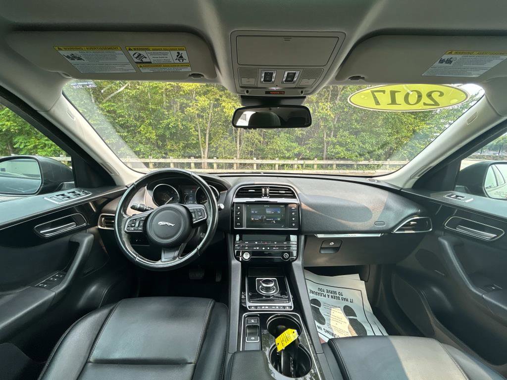 Used 2017 Jaguar F-PACE Premium image 16