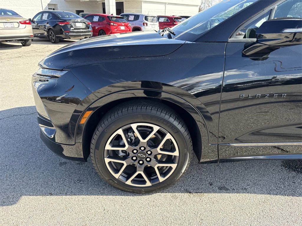 Used 2025 Chevrolet Blazer RS image 31