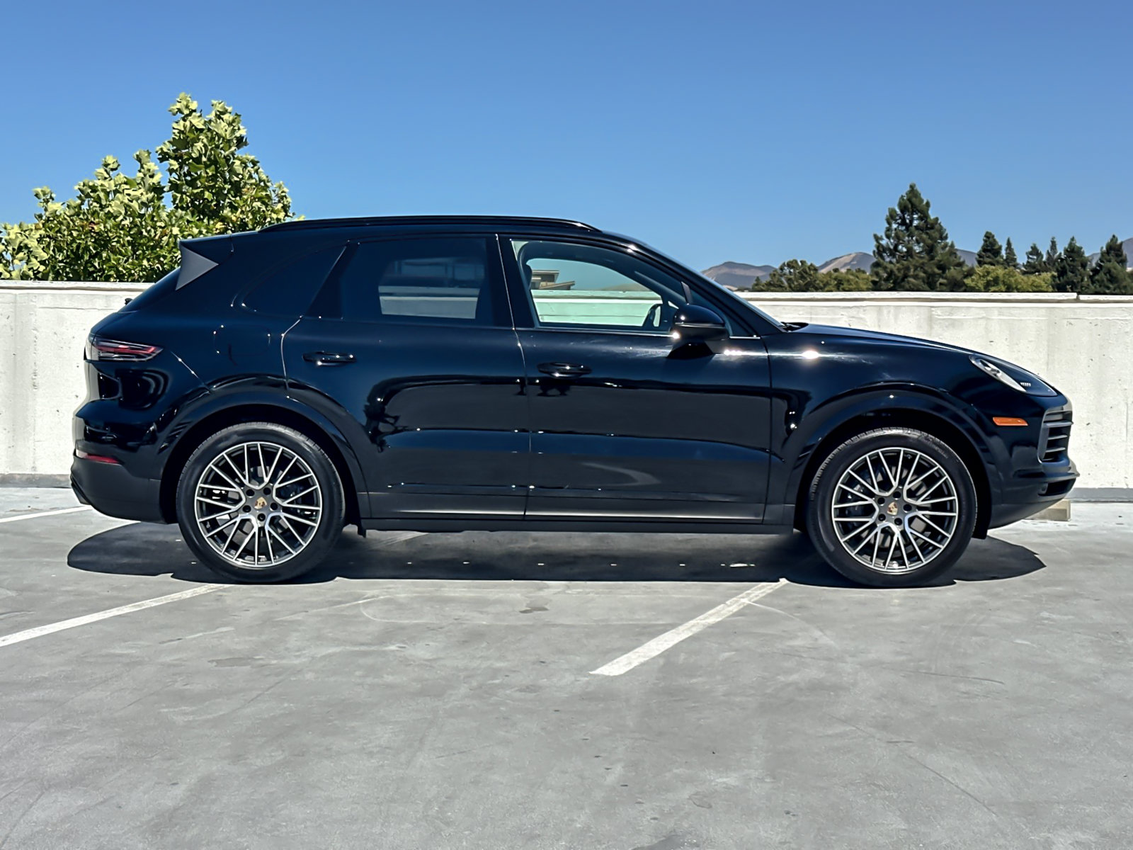 Used 2023 Porsche Cayenne AWD/4WD image 10