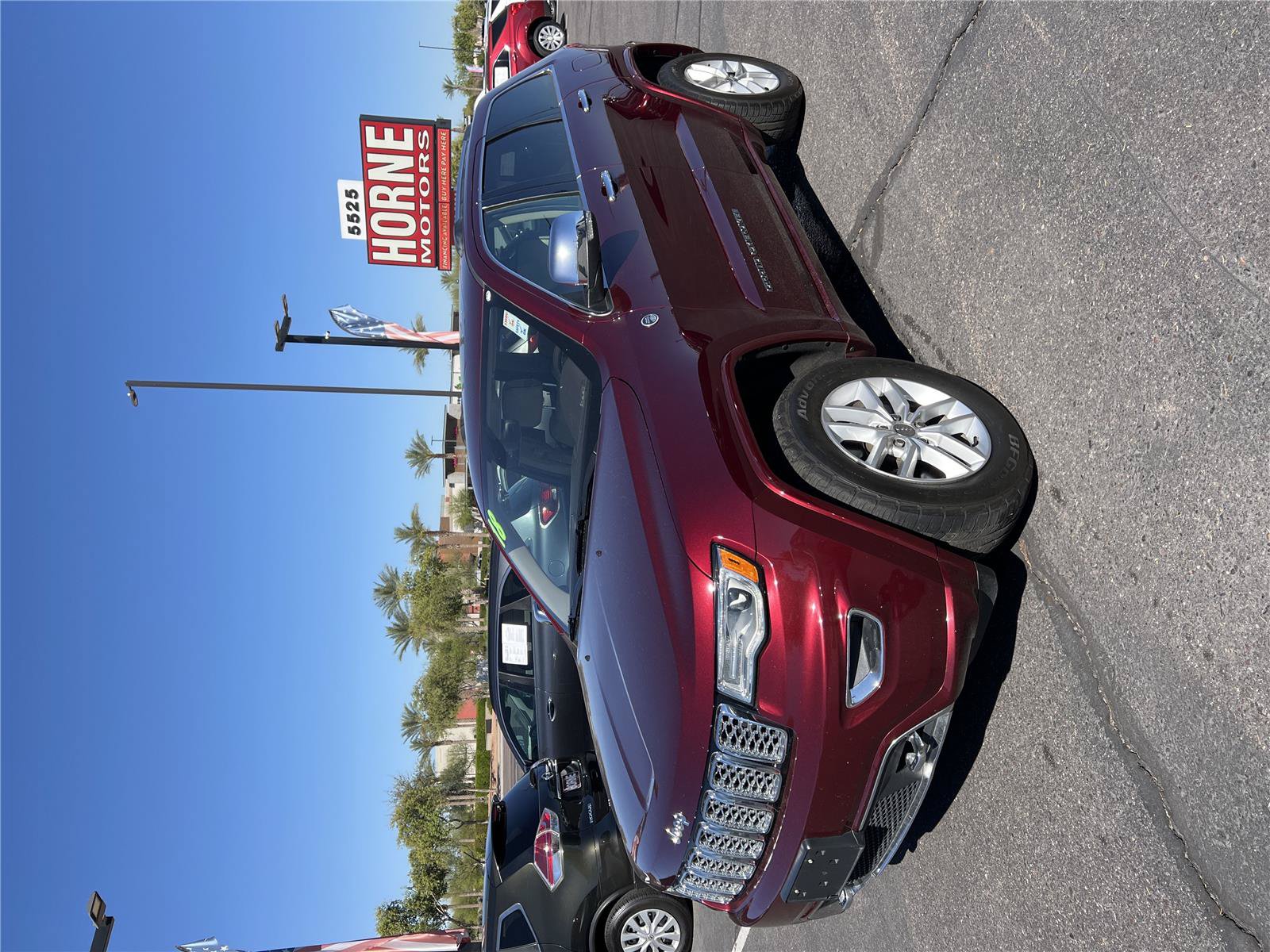 Used 2018 Jeep Grand Cherokee Overland AWD/4WD image 1