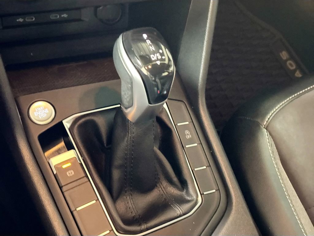 Certified 2022 Volkswagen Taos SE image 17