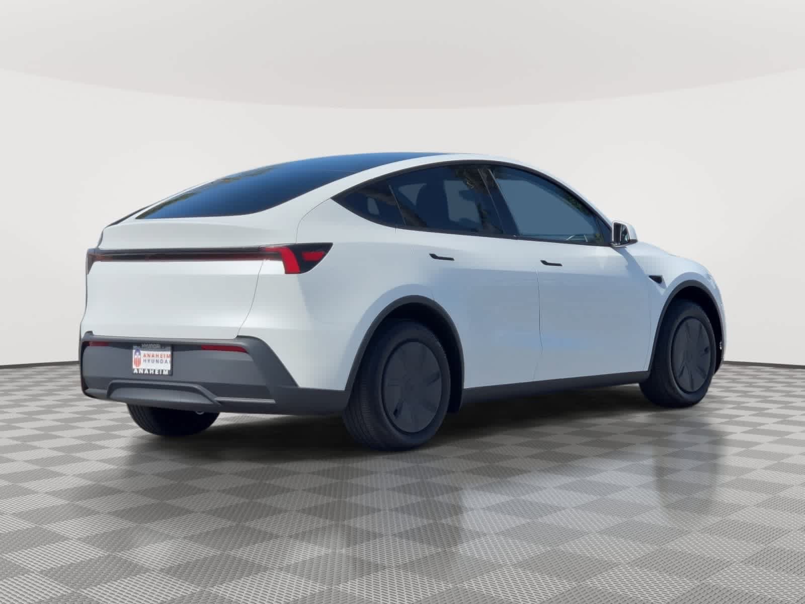 Used 2026 Tesla Model Y 2WD image 7