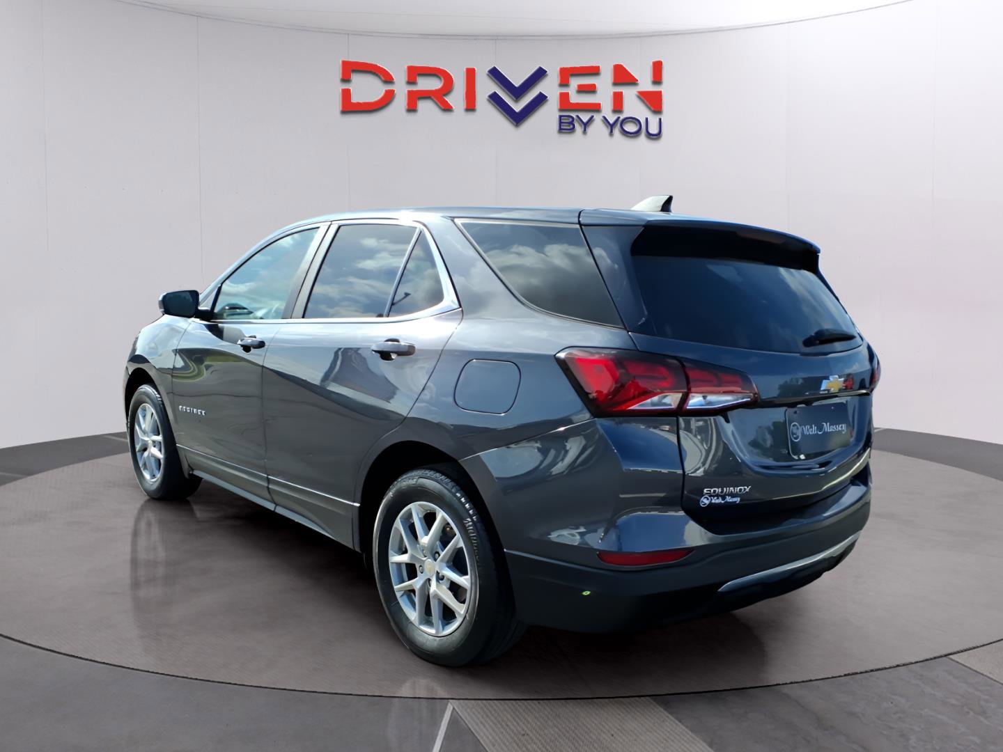 Used 2023 Chevrolet Equinox LT AWD/4WD image 3