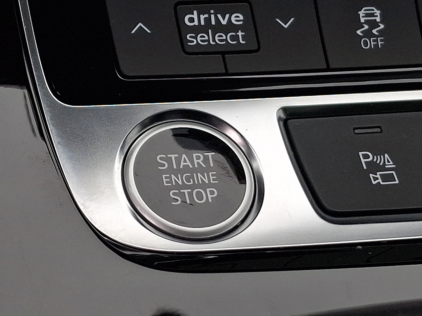 Used 2022 Audi Q8 Premium Plus image 25