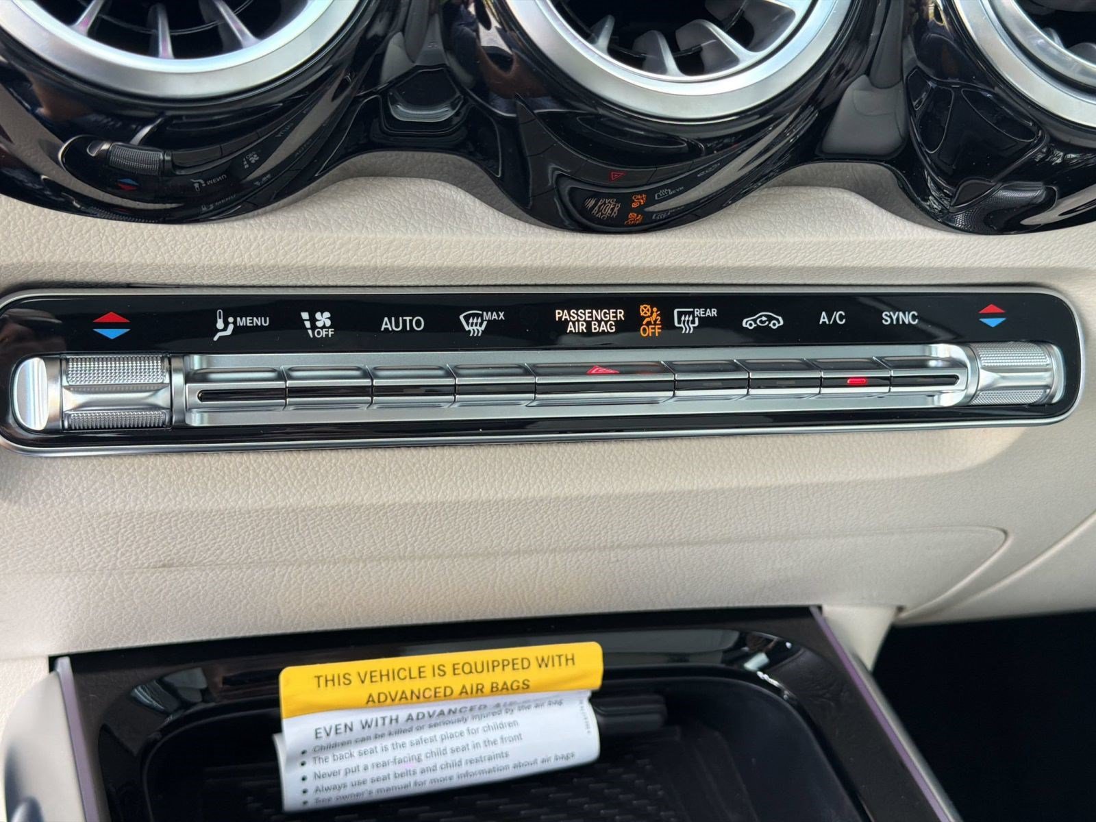 Used 2026 Mercedes-Benz GLB 250 image 24