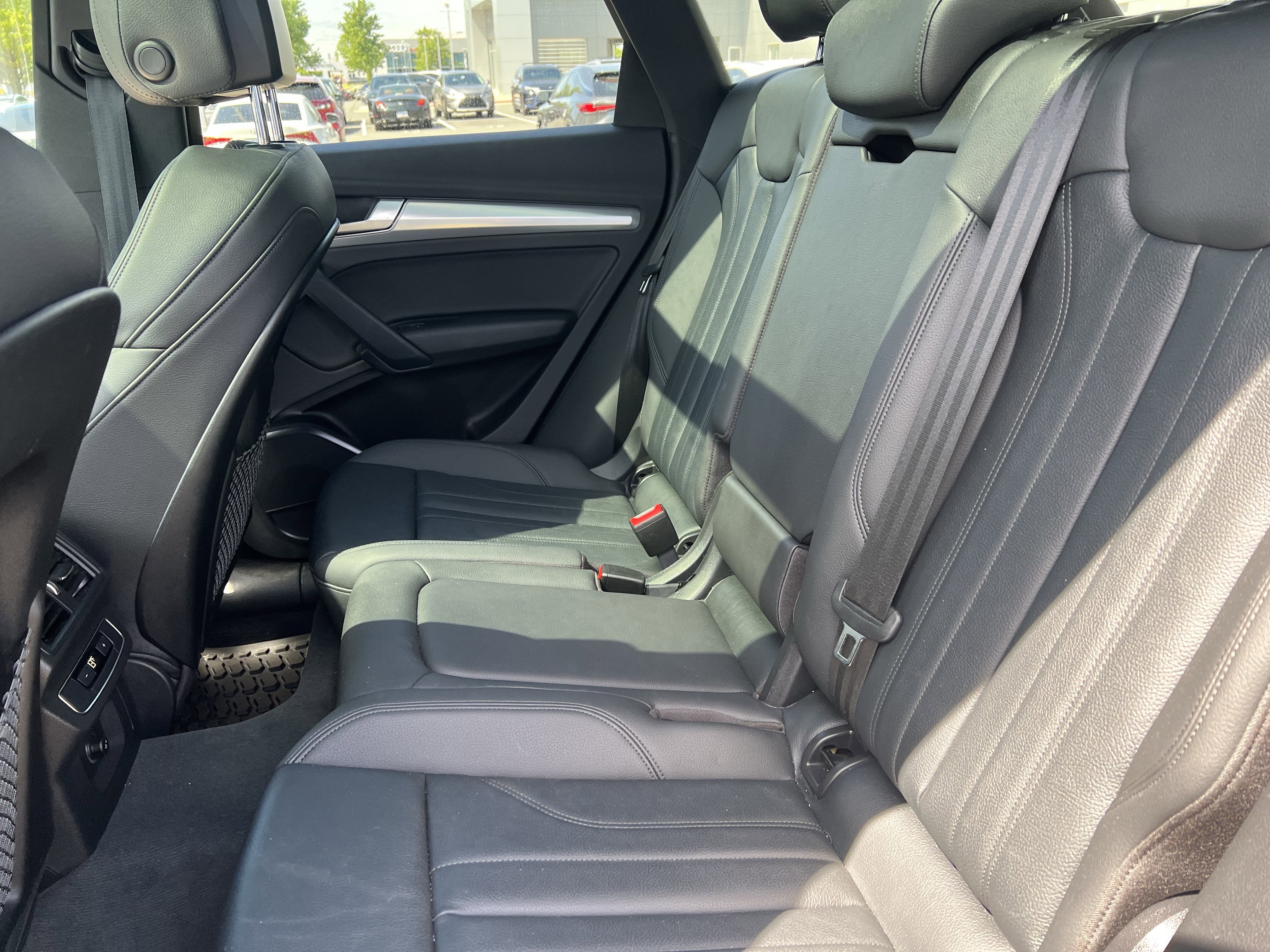 Used 2020 Audi Q5 2.0T Premium w/ Titanium Sport Package AWD/4WD image 34