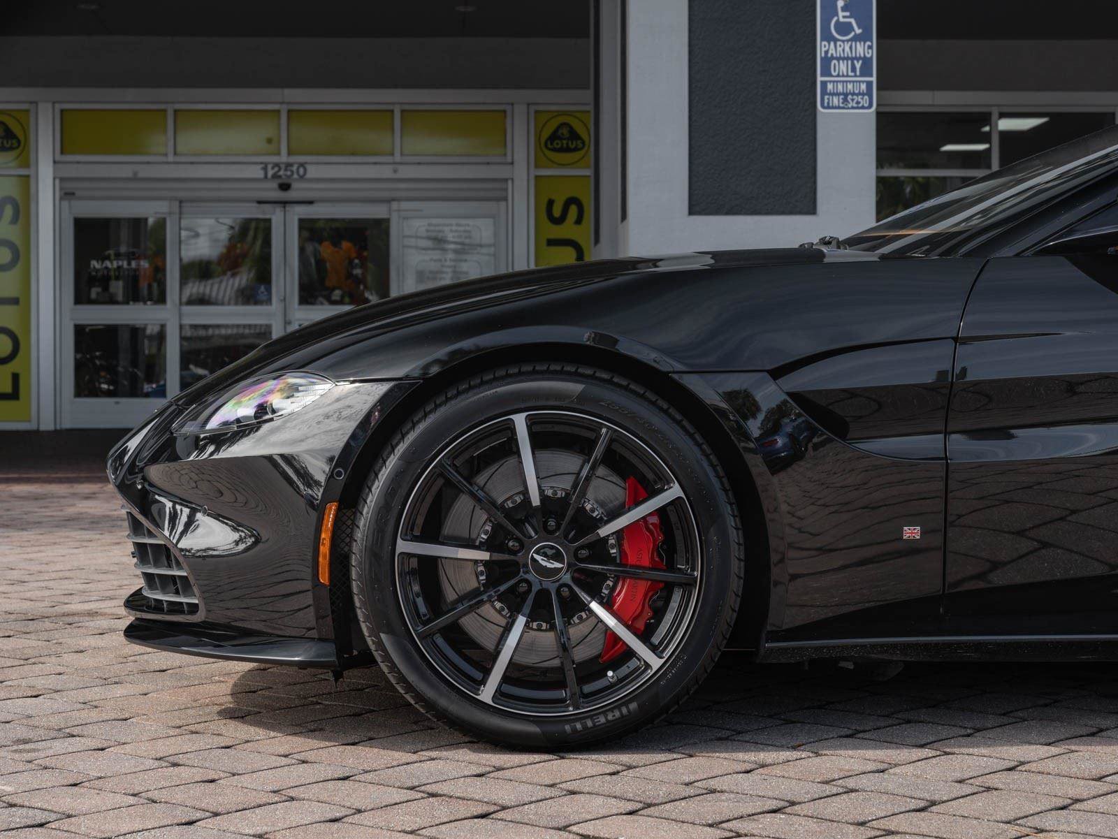 Used 2021 Aston Martin V8 Vantage Roadster RWD image 9