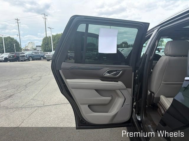 Used 2022 GMC Yukon SLT w/ SLT Premium Package AWD/4WD image 25