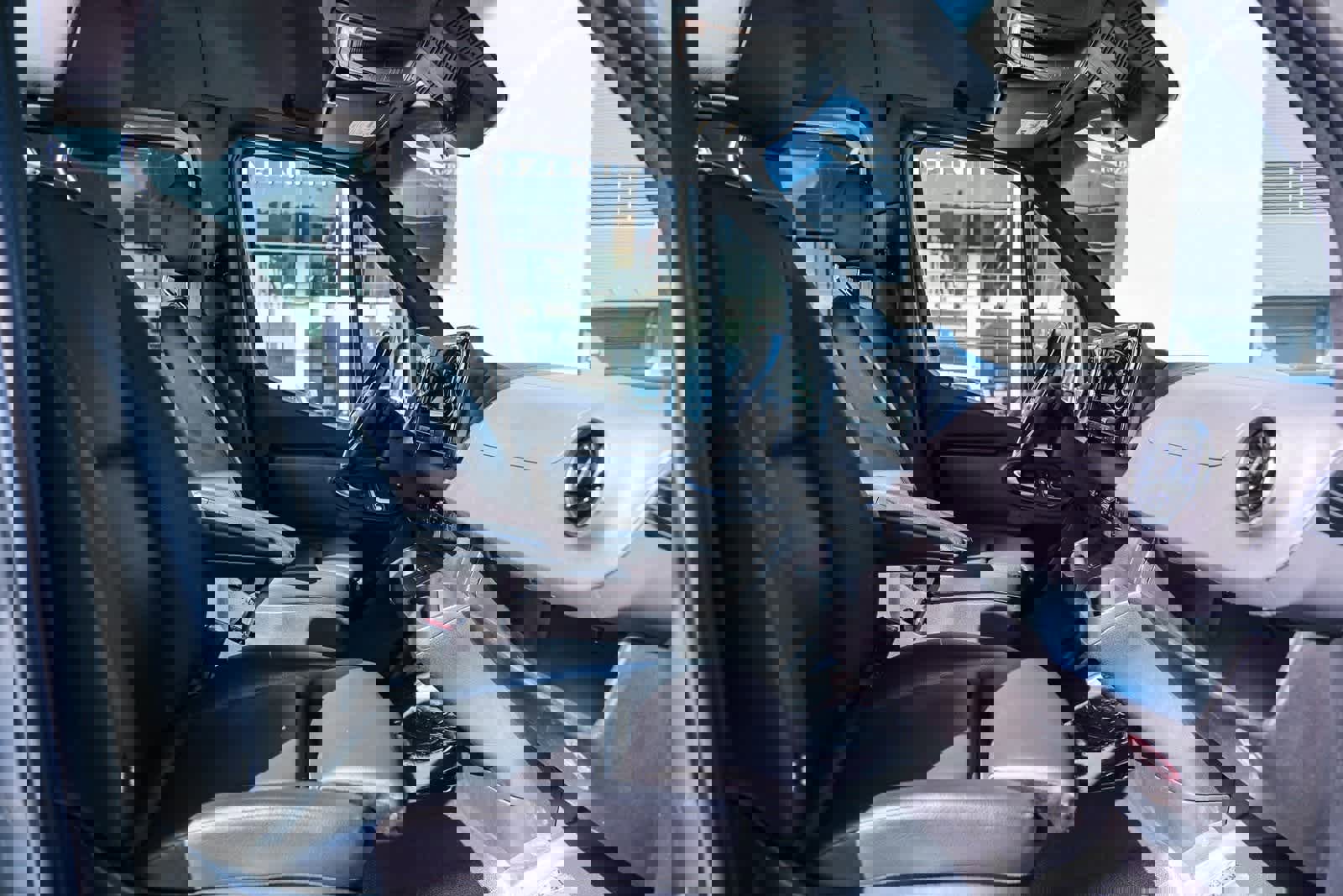 Used 2023 Mercedes-Benz Sprinter 2500 image 16