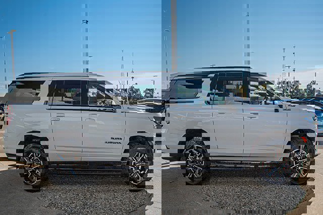 Used 2023 Chevrolet Suburban Z71 w/ Z71 Off-Road Package image 6