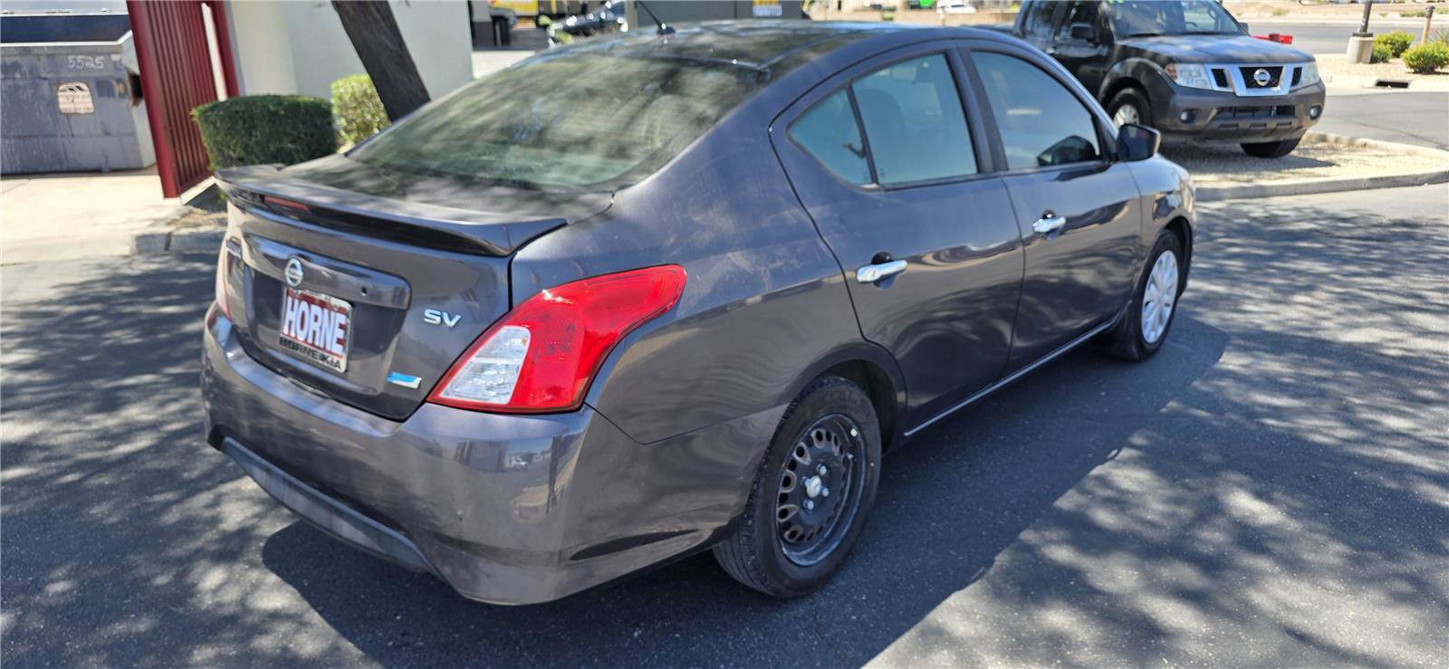 Used 2015 Nissan Versa SV FWD image 5
