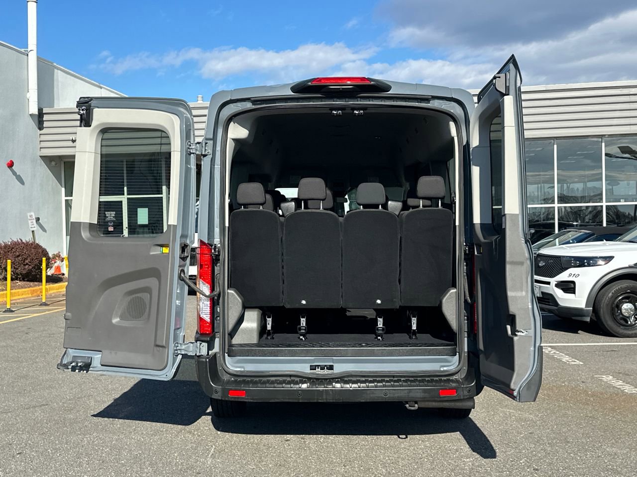 Used 2022 Ford Transit 350 XLT RWD image 11