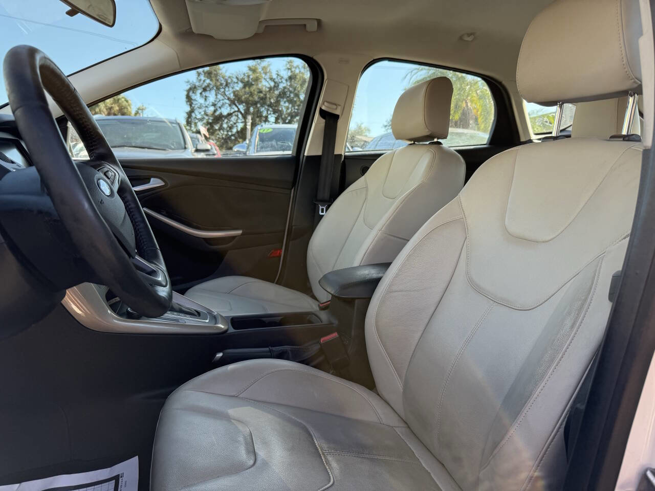 Used 2015 Ford Focus Titanium FWD image 11