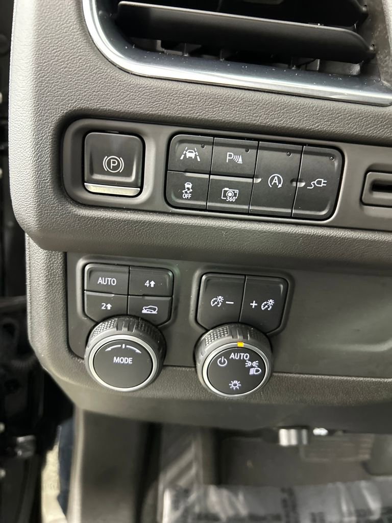 Used 2022 Chevrolet Tahoe RST w/ Luxury Package image 21