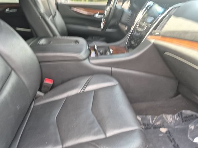 Used 2017 Cadillac Escalade ESV Luxury AWD/4WD image 31