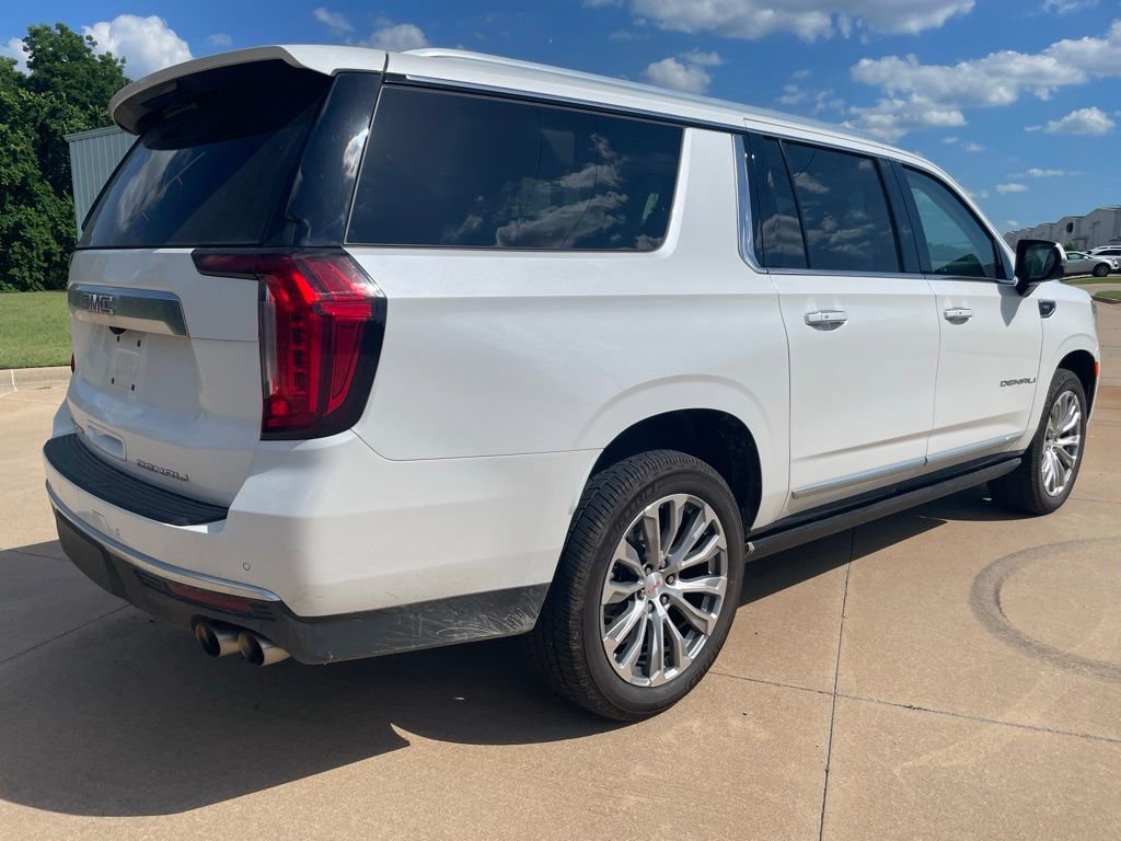 Used 2022 GMC Yukon XL Denali AWD/4WD image 5