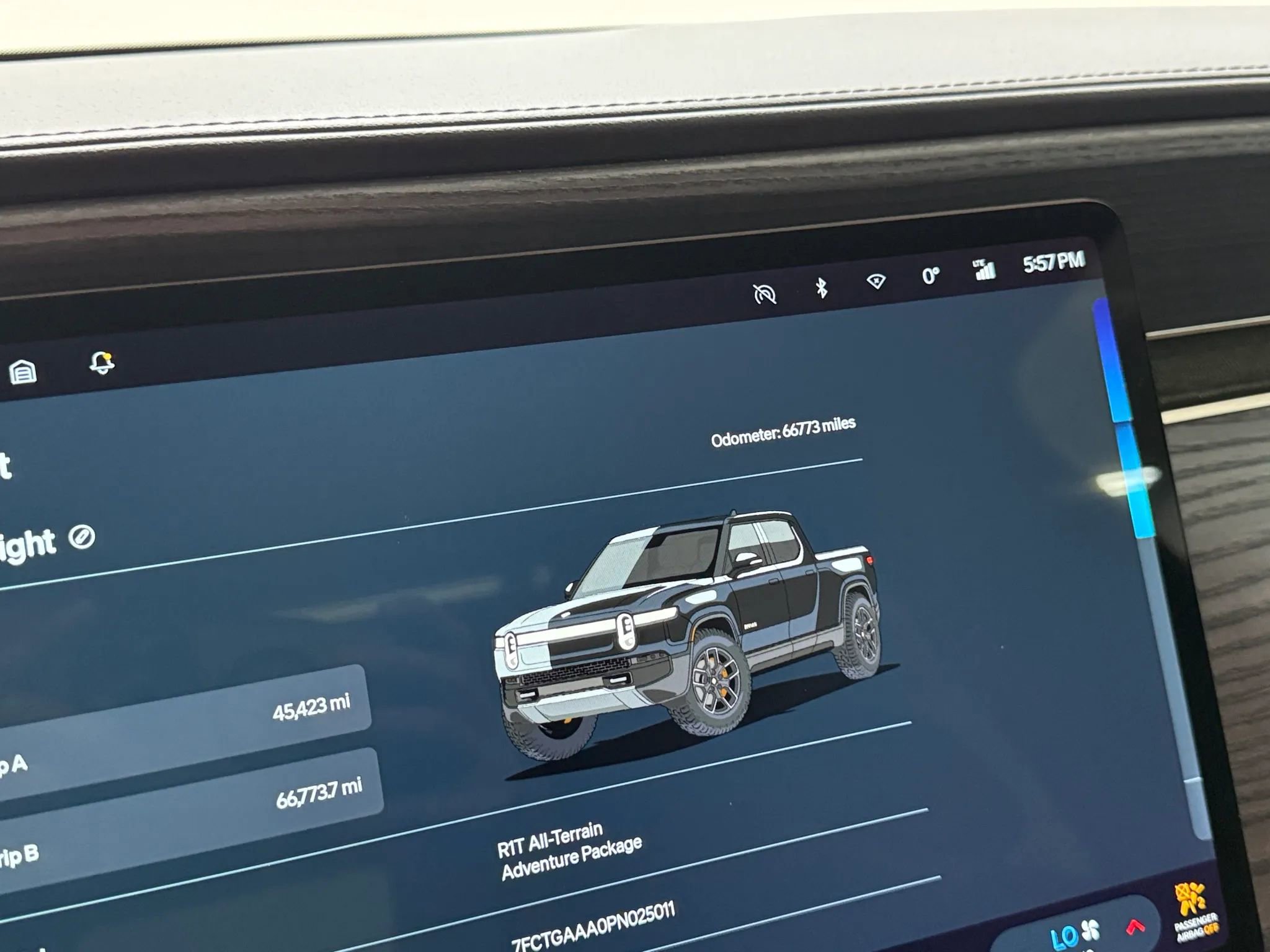 Used 2023 Rivian R1T Adventure image 21