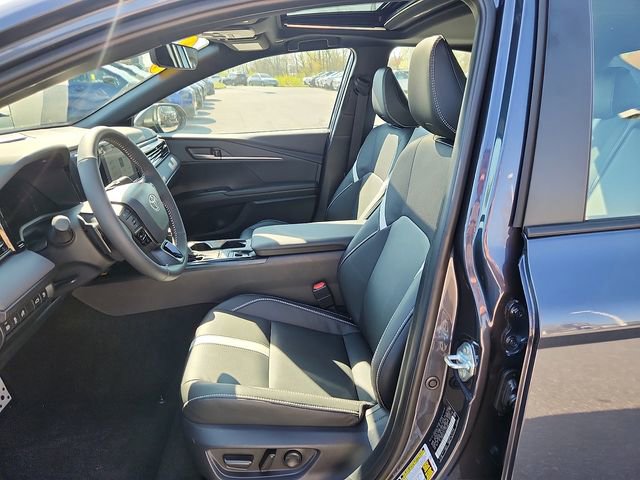 Used 2026 Toyota Camry SE FWD image 13