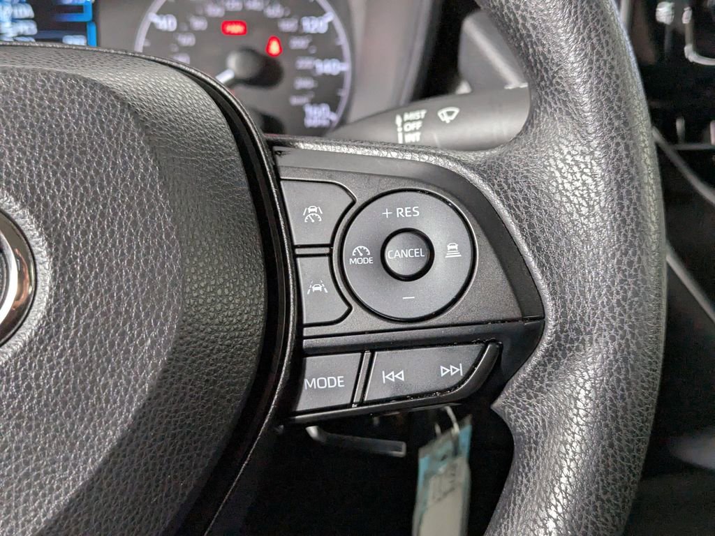Certified 2025 Toyota Corolla LE image 28