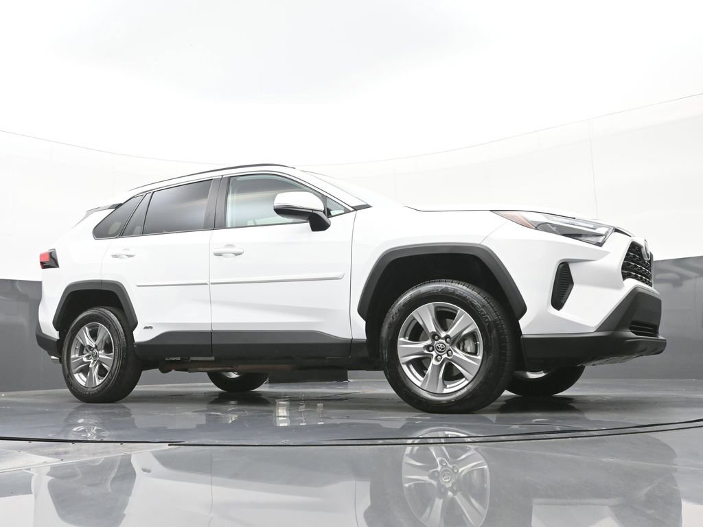 Used 2024 Toyota RAV4 LE image 39