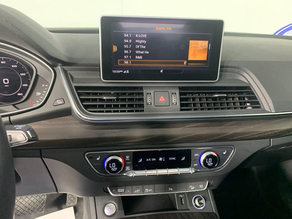 Used 2020 Audi Q5 e Premium Plus image 28