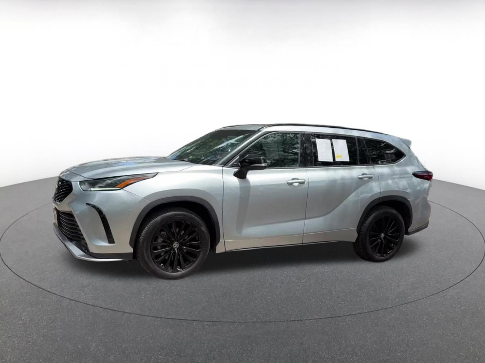 Used 2024 Toyota Highlander XSE AWD/4WD image 8