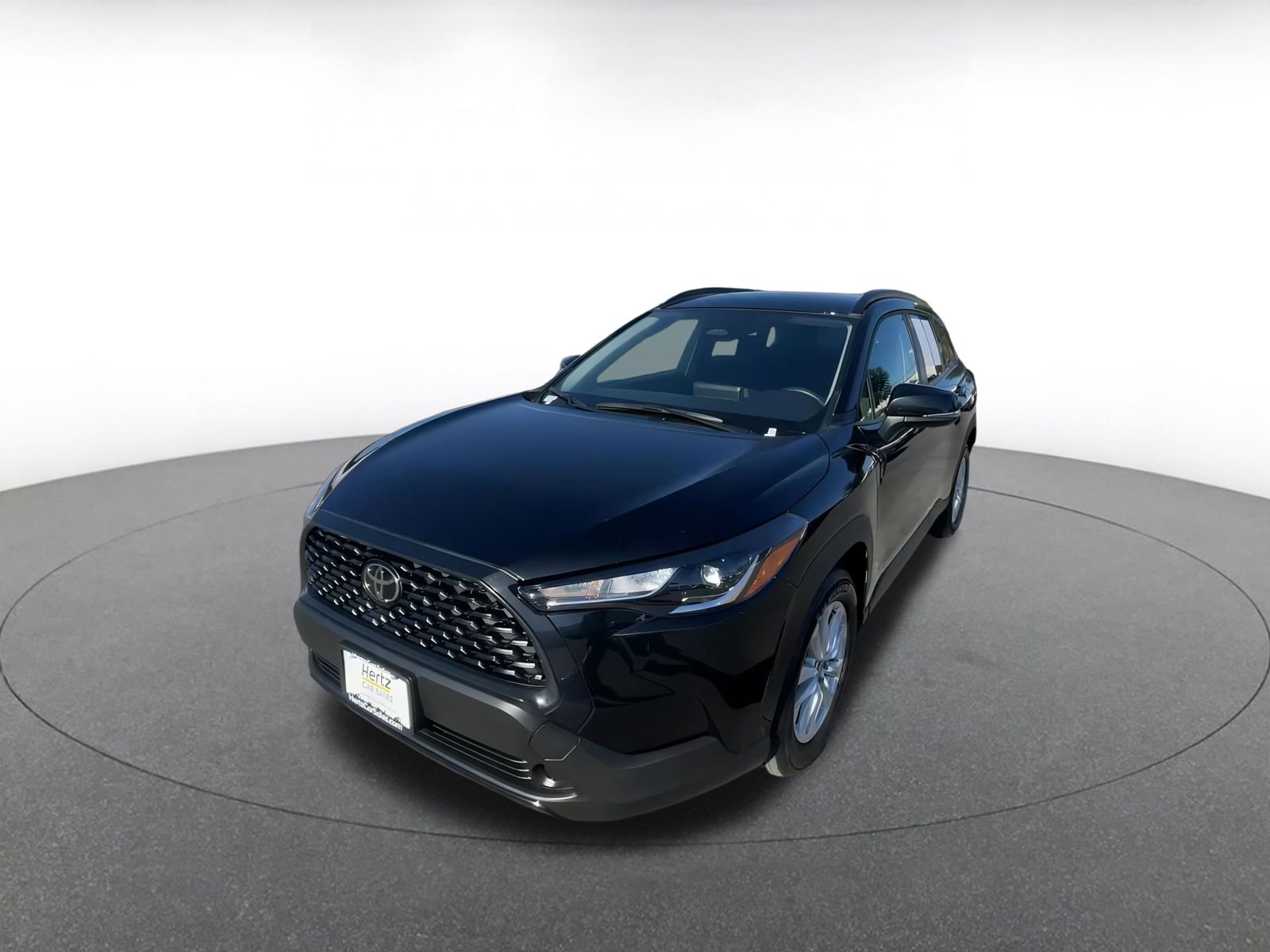 Used 2025 Toyota Corolla Cross LE image 7