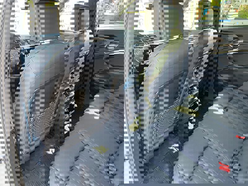 Used 2022 Audi e-tron Premium w/ Convenience Plus Package image 17