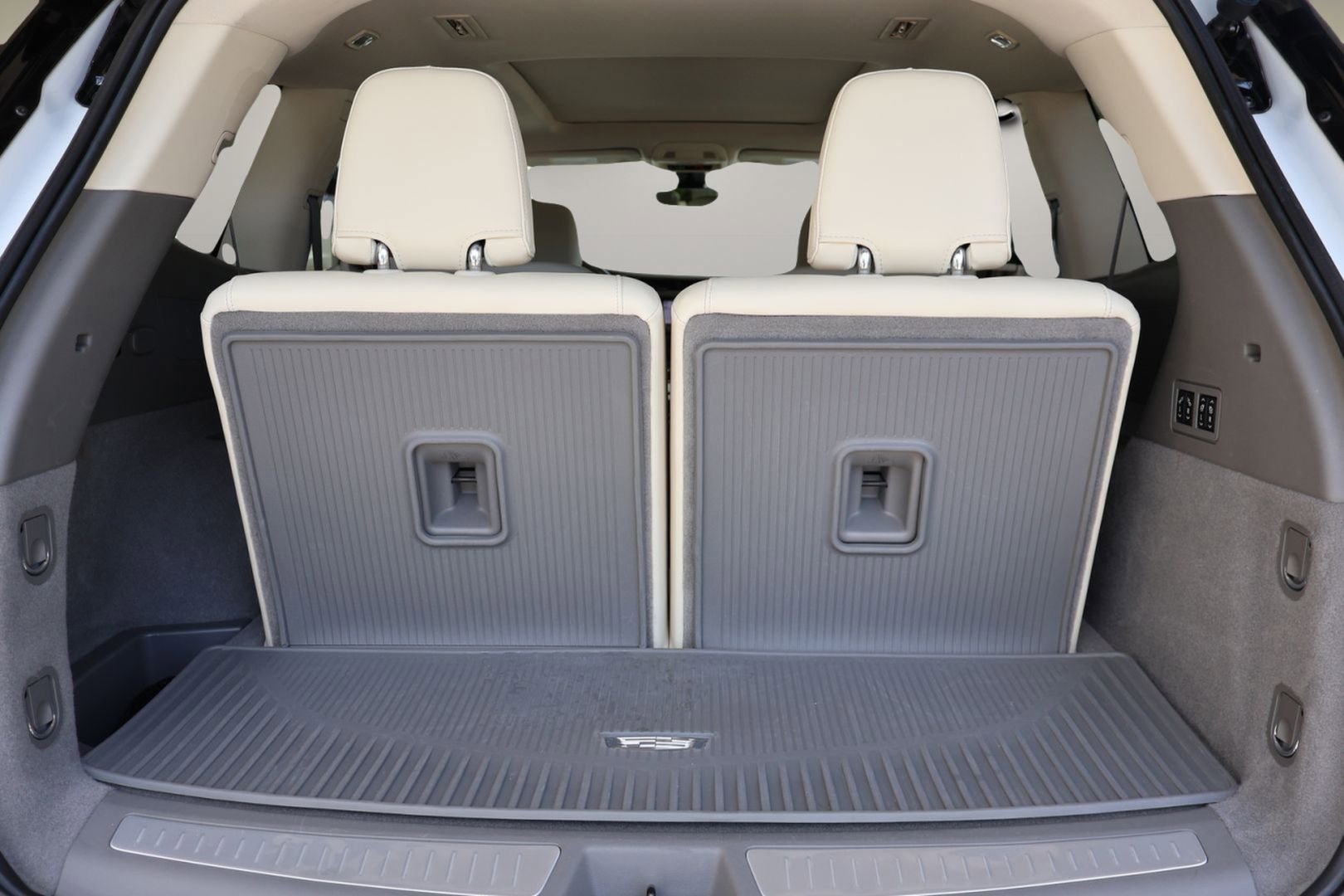 Used 2022 Cadillac XT6 Premium Luxury w/ Technology Package image 18