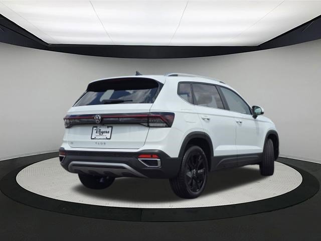 New 2025 Volkswagen Taos SE image 7