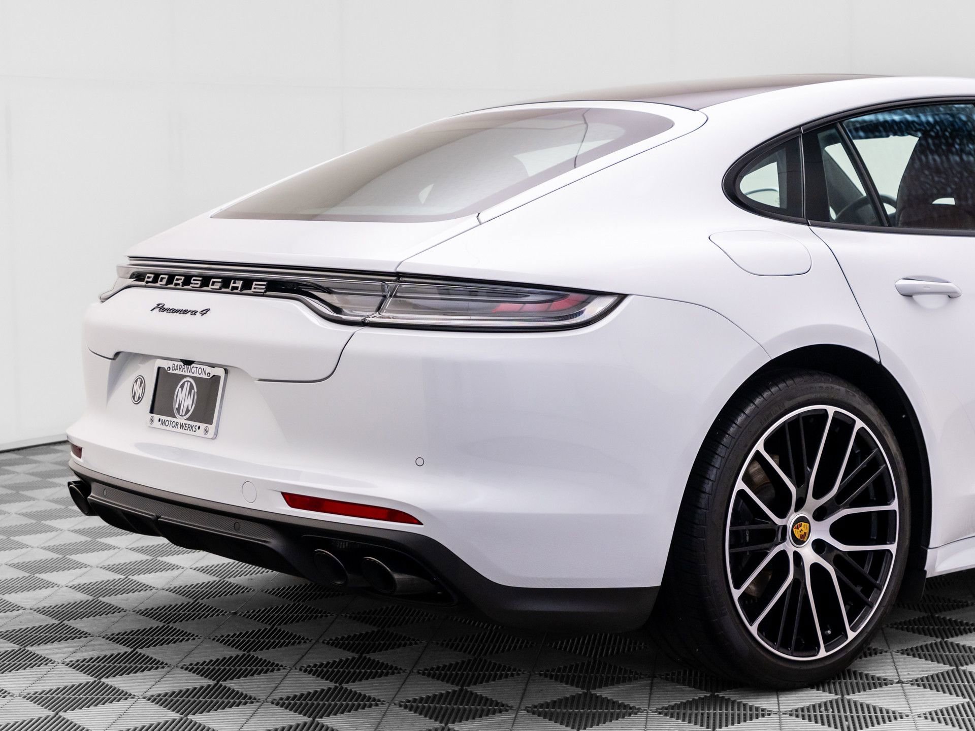 Certified 2023 Porsche Panamera 4 Platinum Edition AWD/4WD image 39